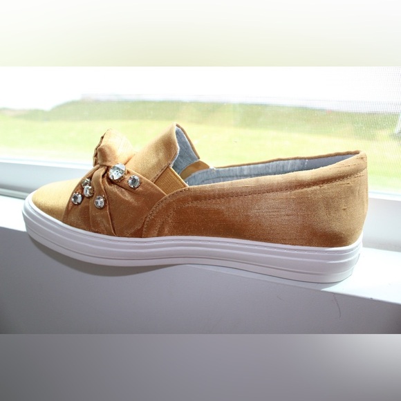 NWOB Nine West Gold Embellished Slip-On Sneakers - Picture 3 of 15